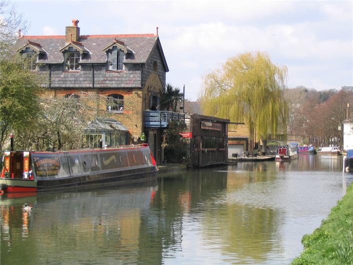 Berkhamsted Area Guide UK | Houser