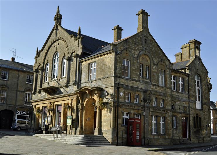 Crewkerne Area Guide UK Houser