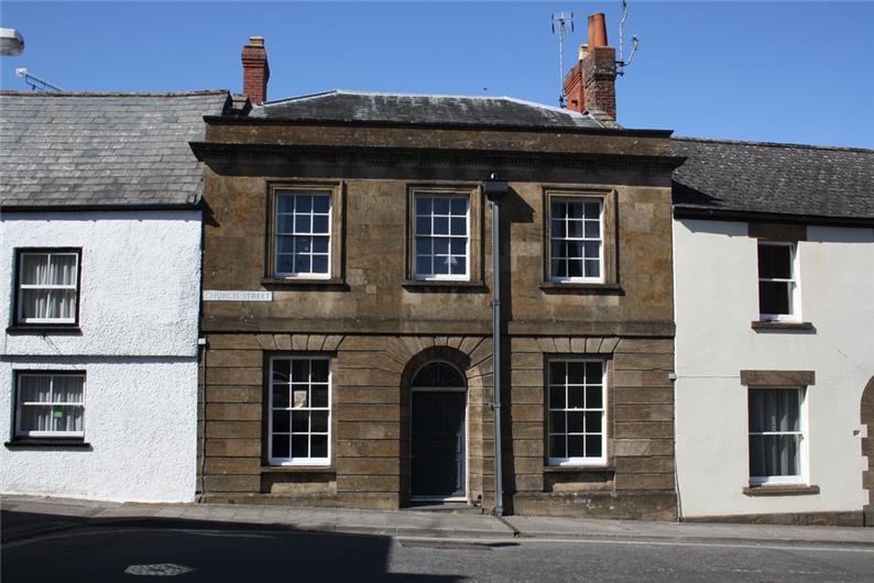 Crewkerne Area Guide UK Houser