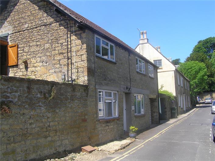 Crewkerne Area Guide UK Houser