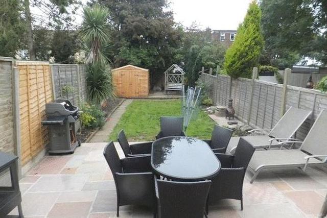  Image of 2 Bedroom Flat  For Sale at Alexandra Road, Warlingham CR6