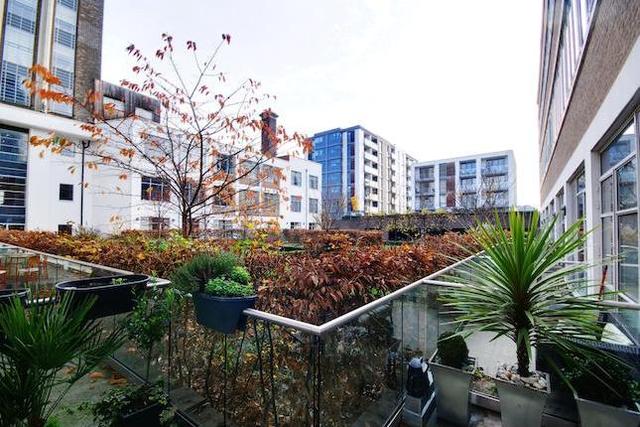  Image of 1 Bedroom Flat  To Rent at Wallis House, Great West Road, Brentford TW8