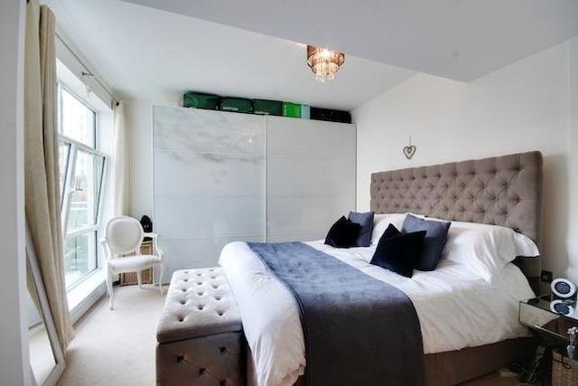  Image of 1 Bedroom Flat  To Rent at Wallis House, Great West Road, Brentford TW8
