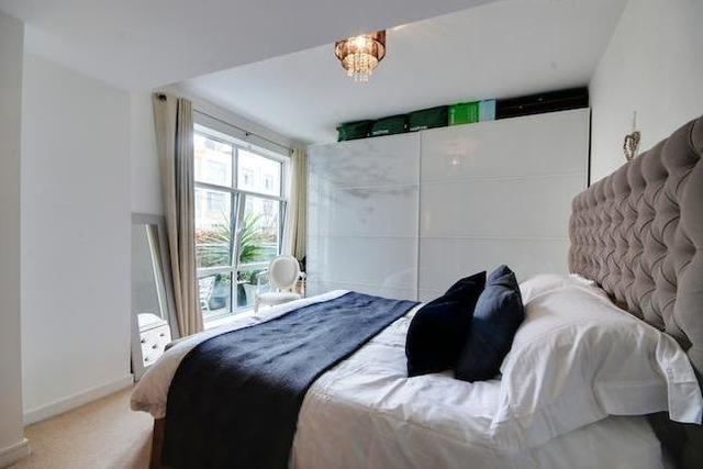  Image of 1 Bedroom Flat  To Rent at Wallis House, Great West Road, Brentford TW8