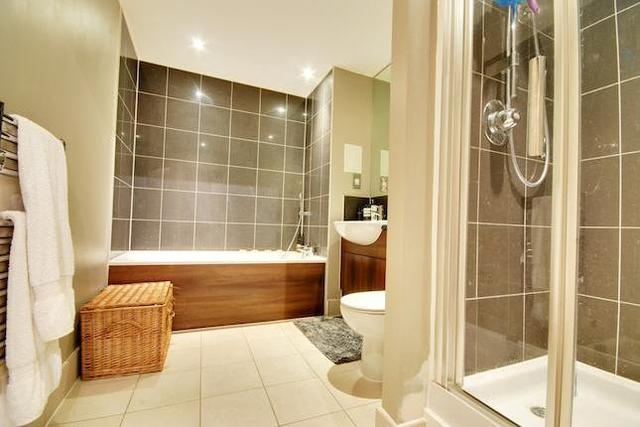  Image of 1 Bedroom Flat  To Rent at Wallis House, Great West Road, Brentford TW8