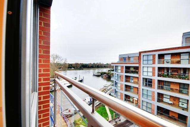  Image of 1 Bedroom Flat  To Rent at Lighterage Court, Brentford TW8