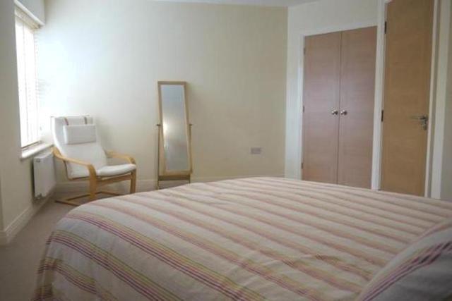  Image of 2 Bedroom Flat  To Rent at Heacham Avenue, Ickenham UB10