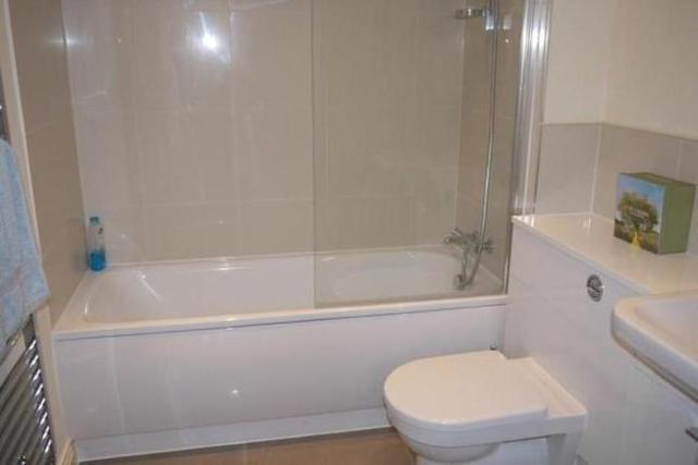  Image of 2 Bedroom Flat  To Rent at Heacham Avenue, Ickenham UB10