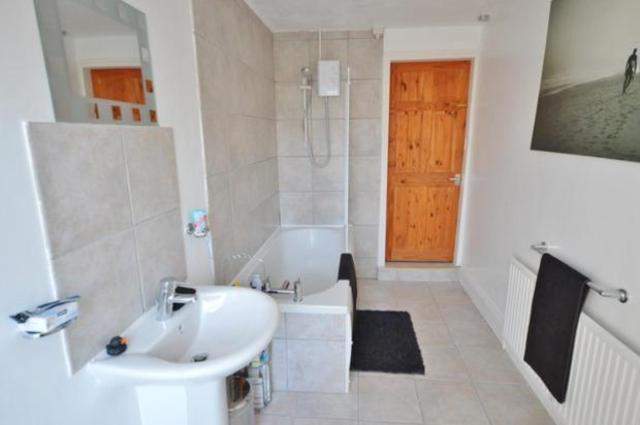 Image of 2 Bedroom Terraced  To Rent at Healey Street, Wigston LE18