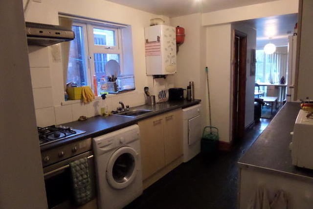  Image of 6 Bedroom Terraced  To Rent at Alton Road, Selly Oak, Birmingham, Westmidlands B29