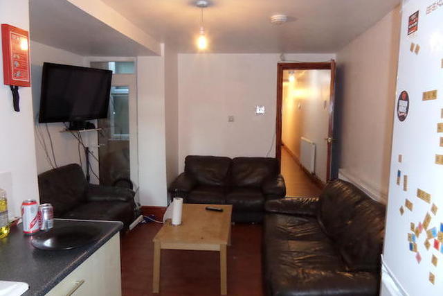  Image of 6 Bedroom Terraced  To Rent at Alton Road, Selly Oak, Birmingham, Westmidlands B29