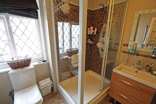  Image of 7 Bedroom Property  To Rent at Gunnersbury Avenue, Ealing W5