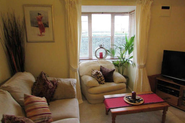  Image of 1 Bedroom Flat  To Rent at Foxglove Wat, Hackbridge SM6