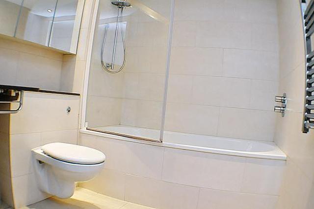  Image of 2 Bedroom Flat  To Rent at 18 Western Gate, Victoria Dock, London E16