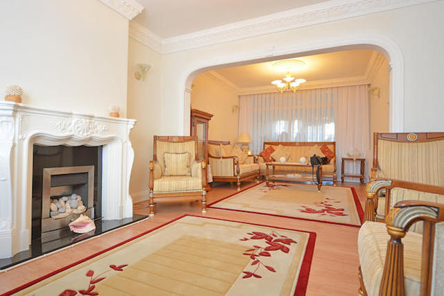  Image of 3 Bedroom   For Sale at Cherrydown Avenue, London, Chingford E4