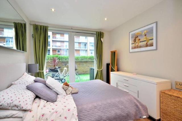  Image of 1 Bedroom Flat  To Rent at Battersea Park Road, Nine Elms SW8
