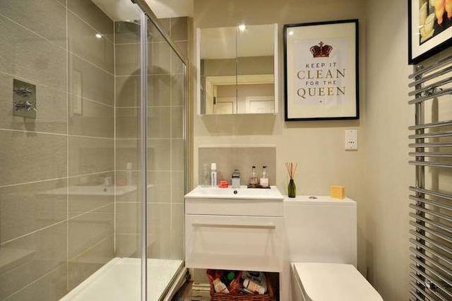  Image of 1 Bedroom Flat  To Rent at Battersea Park Road, Nine Elms SW8