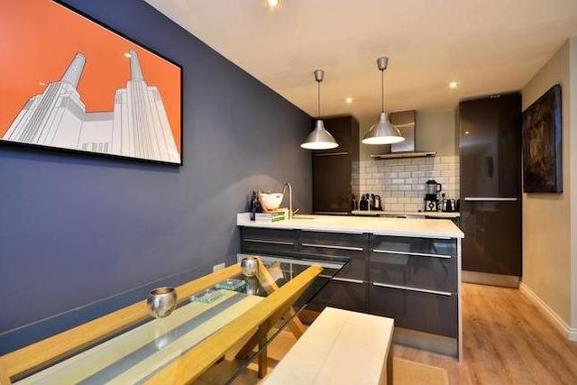  Image of 1 Bedroom Flat  To Rent at Battersea Park Road, Nine Elms SW8