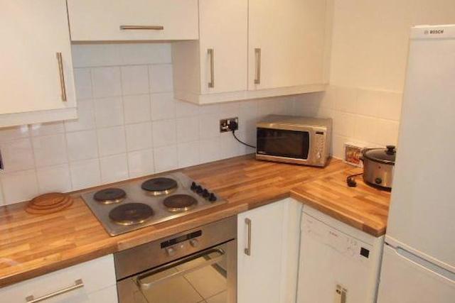  Image of 2 Bedroom Flat  To Rent at Wooldridge Close, Feltham TW14