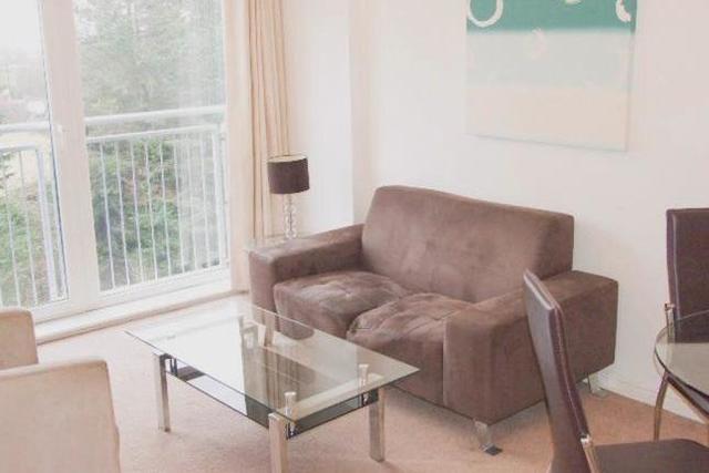  Image of 2 Bedroom Flat  To Rent at Wooldridge Close, Feltham TW14