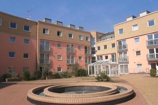  Image of 2 Bedroom Flat  To Rent at Wooldridge Close, Feltham TW14