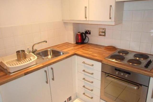  Image of 2 Bedroom Flat  To Rent at Wooldridge Close, Feltham TW14
