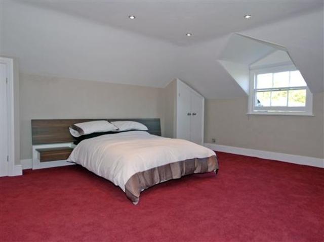  Image of 2 Bedroom Flat  To Rent at Lypiatt Terrace, Cheltenham GL50