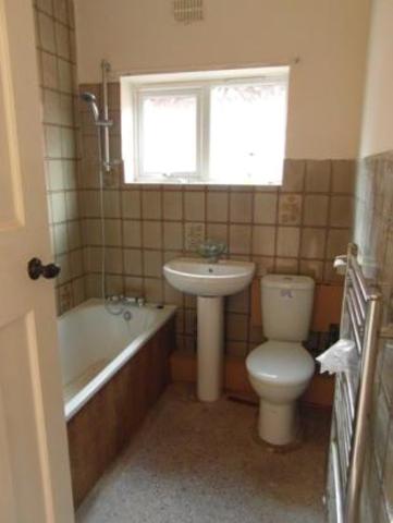  Image of 3 Bedroom Bungalow  For Sale at Pear Tree Crescent, Derby DE23