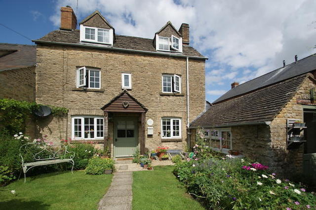  Image of 3 Bedroom   To Rent at Shepherd