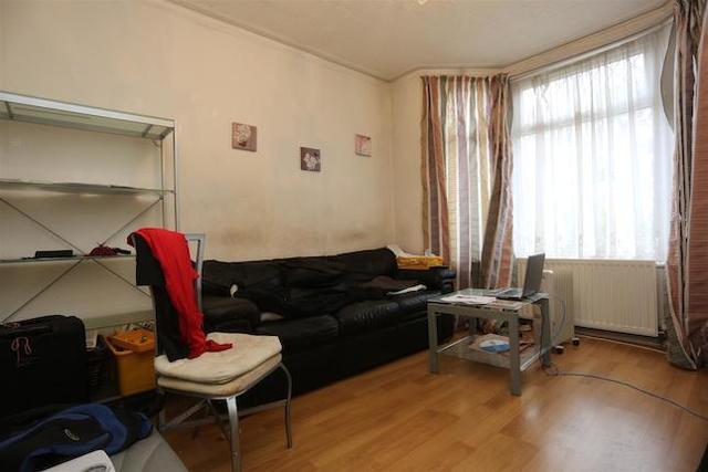  Image of 3 Bedroom Terraced  For Sale at Ravenswood Road, Walthamstow, London E17