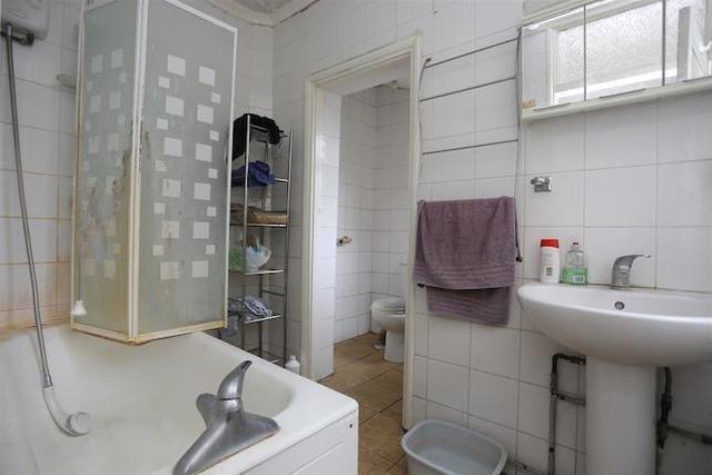  Image of 3 Bedroom Terraced  For Sale at Ravenswood Road, Walthamstow, London E17