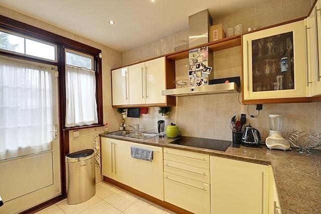  Image of 5 Bedroom Property  To Rent at Lillian Avenue, Acton W3