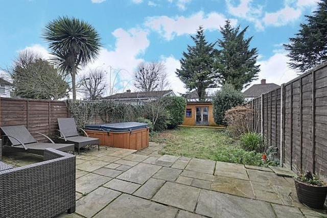  Image of 5 Bedroom Property  To Rent at Lillian Avenue, Acton W3