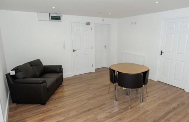  Image of 1 Bedroom Room  To Rent at Autumn Terrace, Worcester WR5