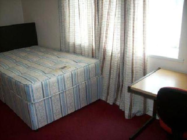  Image of 3 Bedroom   To Rent at Roman Way, Edgbaston, West Midlands B15