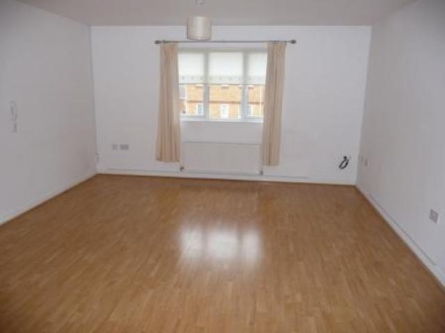  Image of 2 Bedroom Flat  To Rent at Redshank Court, Thatcham RG19