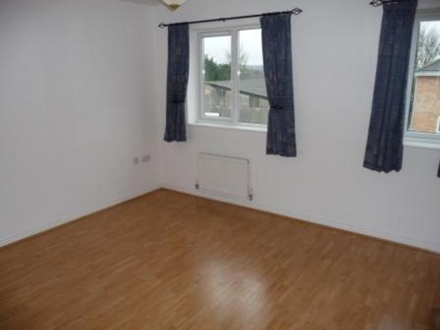  Image of 2 Bedroom Flat  To Rent at Redshank Court, Thatcham RG19