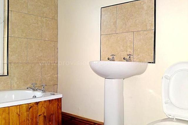  Image of 7 Bedroom Terraced  To Rent at Brudenell Mount, Leeds LS6