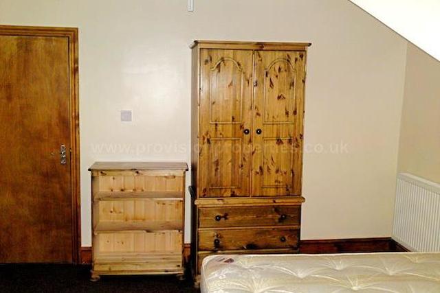  Image of 7 Bedroom Terraced  To Rent at Brudenell Mount, Leeds LS6