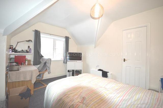  Image of 9 Bedroom   To Rent at St. Michaels Villas, Leeds LS6