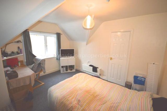  Image of 9 Bedroom   To Rent at St. Michaels Villas, Leeds LS6