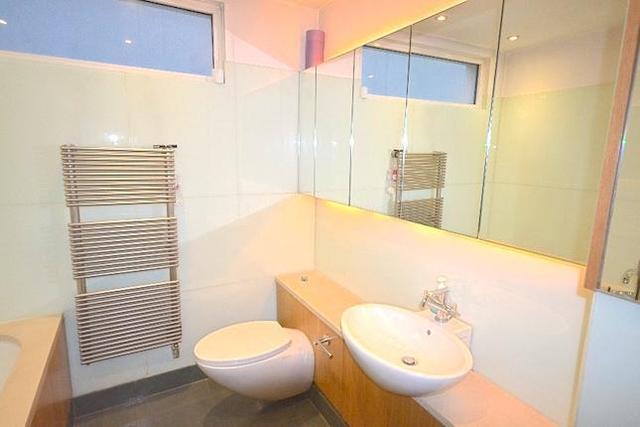  Image of 1 Bedroom Flat  To Rent at Pall Mall, London SW1Y