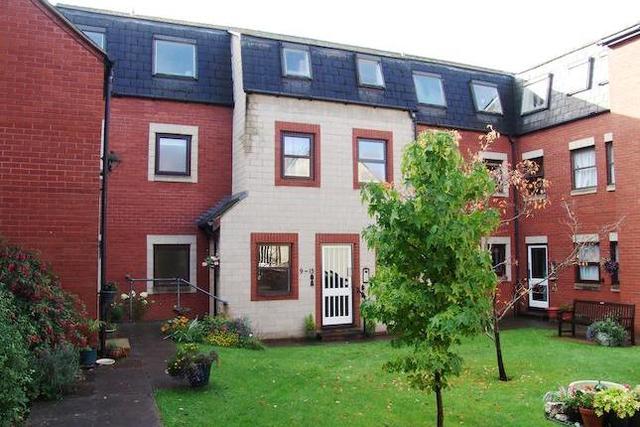  Image of 2 Bedroom Flat  For Sale at Summerlays Court, Bath, BA2