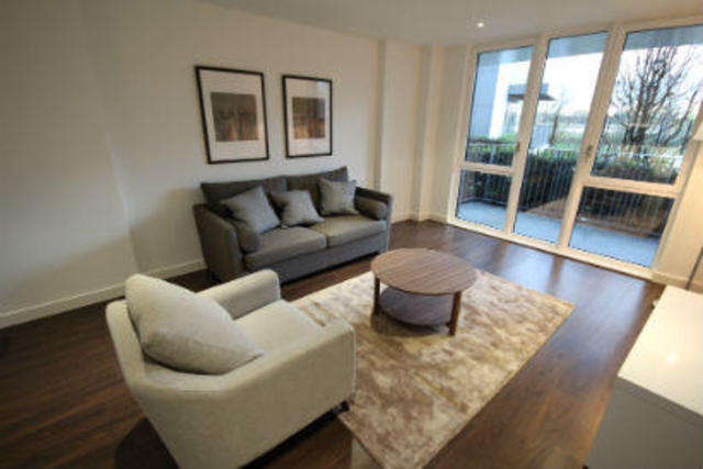  Image of 2 Bedroom Flat  To Rent at Devan Grove, Hackney N4