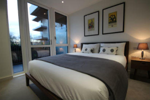  Image of 2 Bedroom Flat  To Rent at Devan Grove, Hackney N4