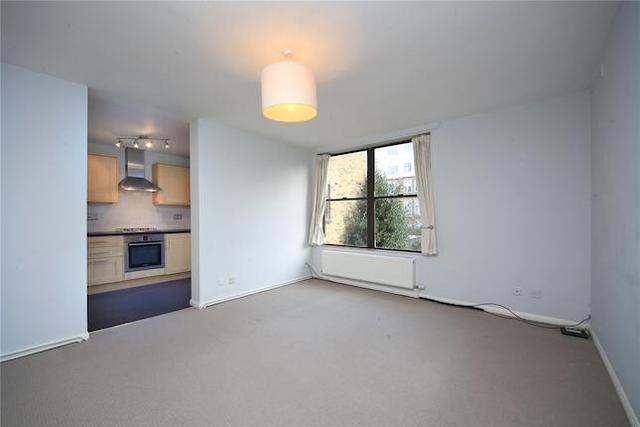  Image of 2 Bedroom Flat  To Rent at The Chase, Clapham, London SW4