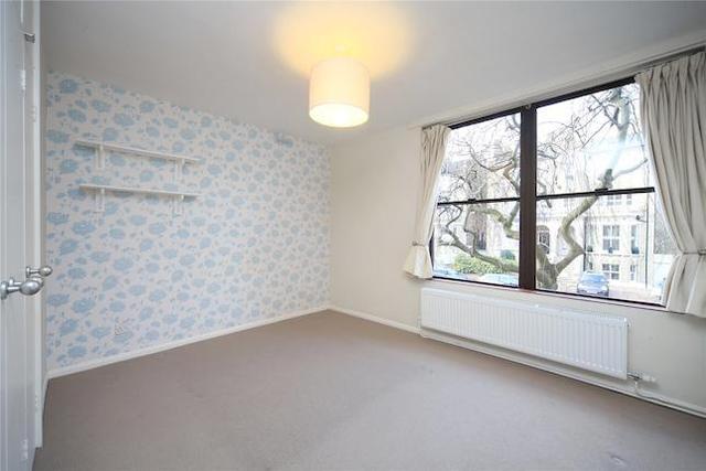  Image of 2 Bedroom Flat  To Rent at The Chase, Clapham, London SW4