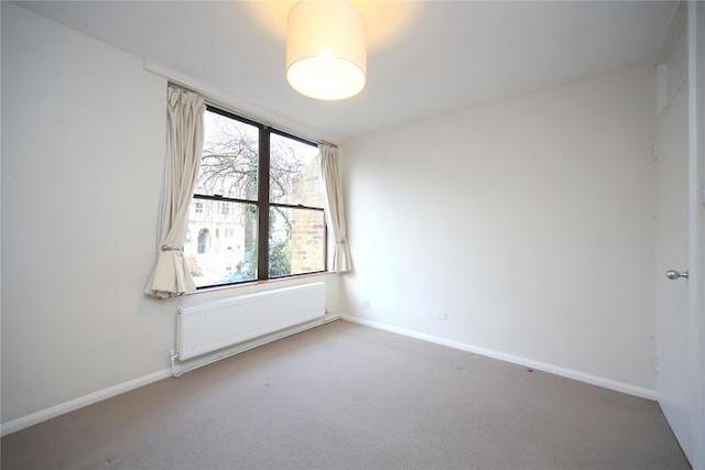  Image of 2 Bedroom Flat  To Rent at The Chase, Clapham, London SW4