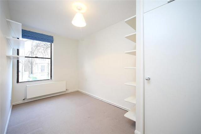  Image of 2 Bedroom Flat  To Rent at The Chase, Clapham, London SW4