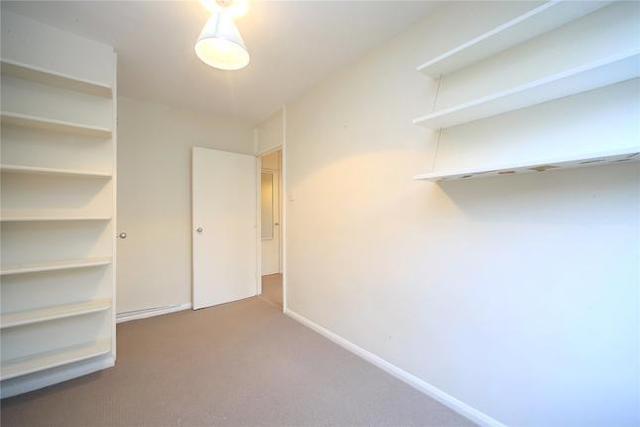  Image of 2 Bedroom Flat  To Rent at The Chase, Clapham, London SW4